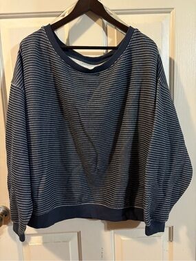 American Eagle Navy & White Striped Crewneck Pullover Sweater